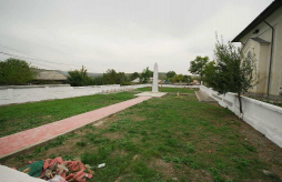  : man00467000.jpg