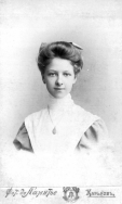  : Claudia Chernoivanoff 1905.jpg