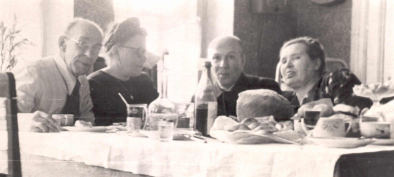 Fyodorov SA and VA with wives (1954).jpg, 48485 