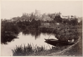  : 1001130 Windsor Castle from the Thames.jpg