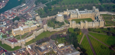  : Windsor_Castle_from_the_Air_wideangle.jpg