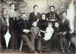 PikotEvsyukovFamily.jpg, 1579523 