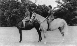  :    . Princess Elizabeth & Margaret.jpg
