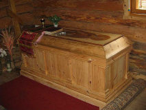  : St_Pavel_Obnorsky_tomb_with_relics.jpg
