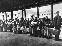 : Ellis Island.jpg