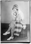 ������������� ����: 431px-Norma_Shearer_portrait.jpg