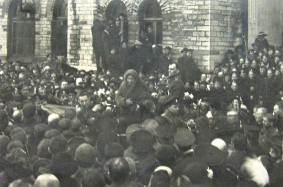  : Kerensky_Meeting.in.Revel.1917.det.jpg