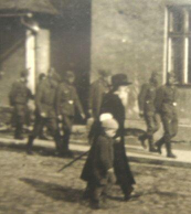  : Jude mit Kind u. Soldaten-----.JPG