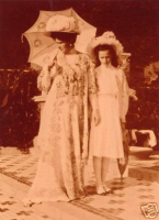  : Tatiana Romanova, one of the elder daughters of Nicholas II., the last tsar of Russia, with her mother Alix, the tsarita at Livadia, Crimea in 1909..JPG