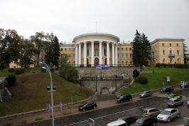  : 800px-Pechersk_28_09_13_214.jpg