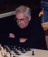  : 800px-Mark_Taimanov.jpg