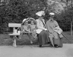  : 1906.jpg