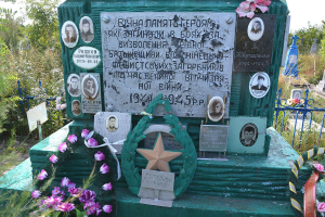 21 Lukiv_Brats'ka_Mogyla_Voyiniv_02_(YDS_7253).jpg, 312429 