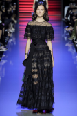  : Model-v-kruzhevnom-plate-ot-Elie-Saab.jpg