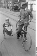 People with Their Funny Bicycles in the Past (3).jpg, 81318 