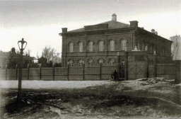  : chudak-sredi-fabrikantov-metsenat-pozhertvovavshij-na-stroitelstvo-doma-pamyatnika-i-a-goncharova-brandergofer-nikolaj-shatrov-2.jpg
