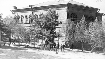  : chudak-sredi-fabrikantov-metsenat-pozhertvovavshij-na-stroitelstvo-doma-pamyatnika-i-a-goncharova-brandergofer-nikolaj-shatrov-3.jpg