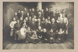  : Peterburi Eesti reaalgümnaasium 1918 a sügisel, õpetajad ja õpilased.jpg