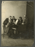  : Peterburi konservatooriumi lõpetanud muusikud, 1913, Peeter Süda, Juhan Aavik, August Topman, Raimund Kull, Mart Saar, foto - Wannas.jpg