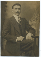 Portrait_small.jpg, 327273 
