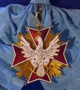  : Order_of_the_White_Eagle_badge_(Republic_of_Poland_1921-1939)_-_Tallinn_Museum_of_Orders.jpg