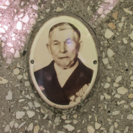  :     1903.- 1983..JPG
