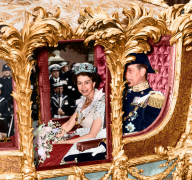  : 481E1D4C00000578-5266687-A_day_of_majesty_Elizabeth_and_Philip_on_the_way_to_the_coronati-a-5_1515881785320.jpg