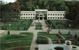 8. 1985 .       ..jpg, 220960 