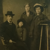  :   1915 .jpg