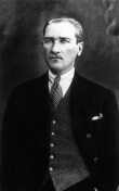  : Mustafa Kemal in 1925..jpg