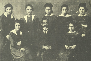  : 12_trapezous_school_1921.jpg