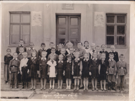 4. -----1958------, 111875 